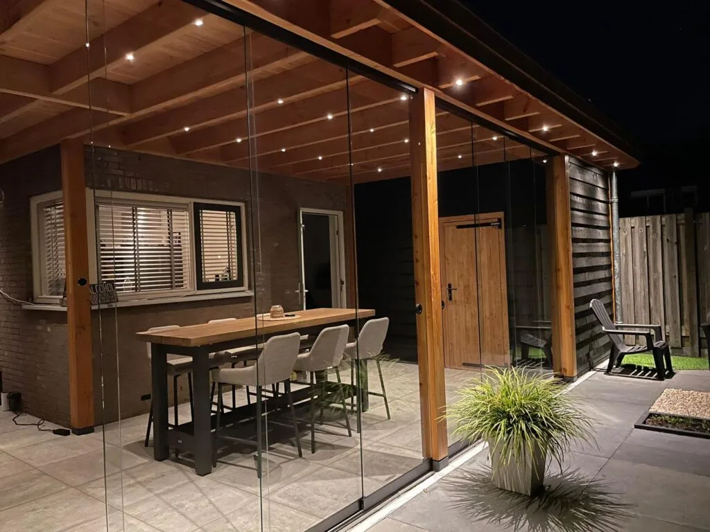 Overkapping-douglas-hout